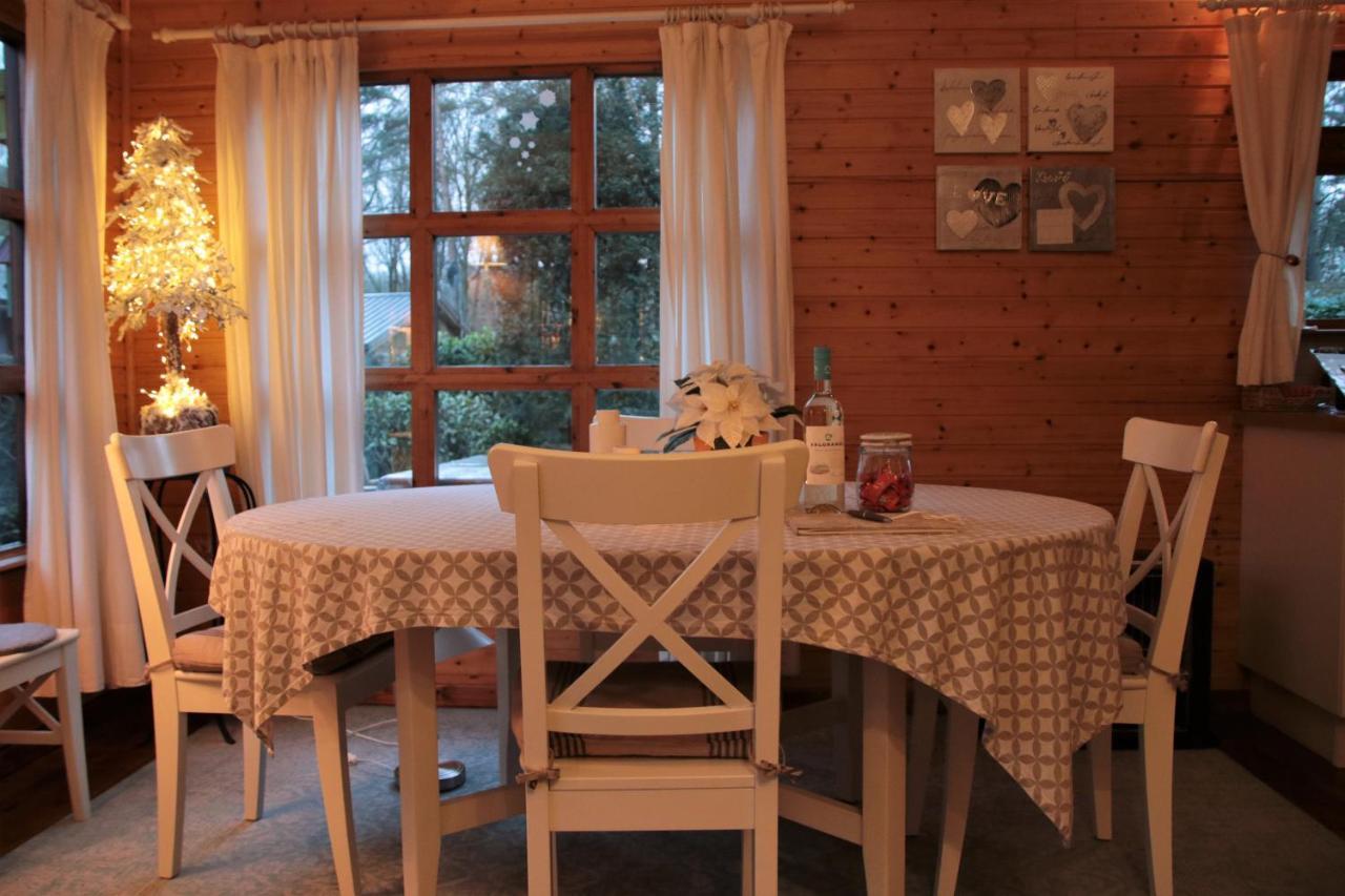 Charme Chalet Zutendaal Buitenkant foto