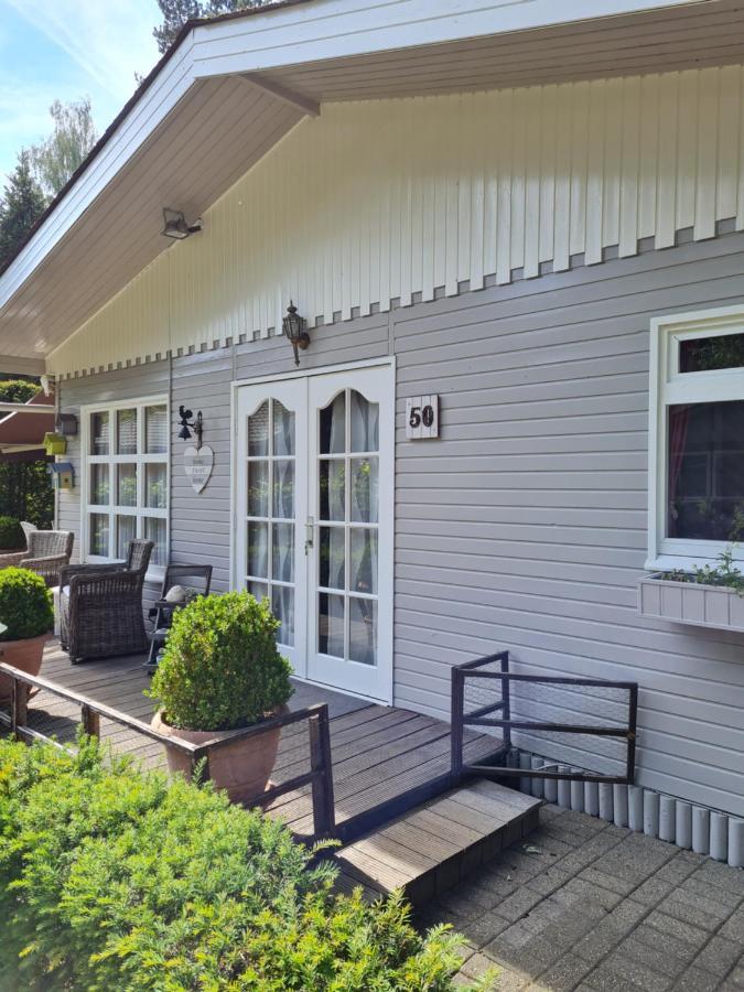 Charme Chalet Zutendaal Buitenkant foto